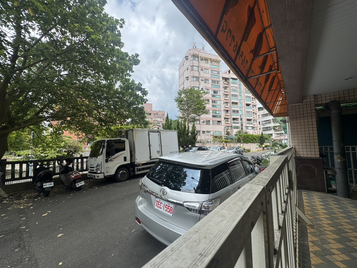 內湖區文靜巷店面