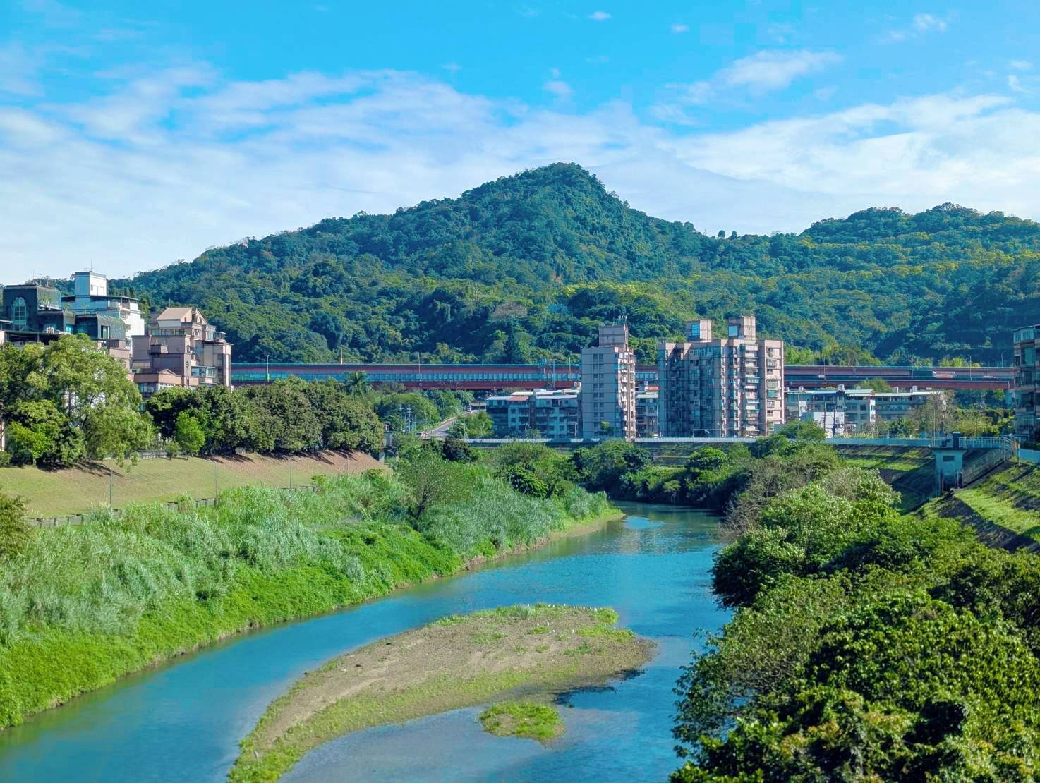 裕隆城商圈河堤極品大空間